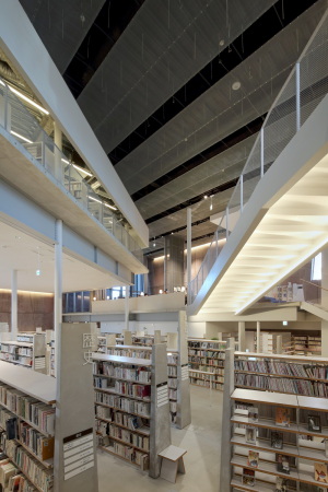 Bibliothek in Osaka von MARU.architecture