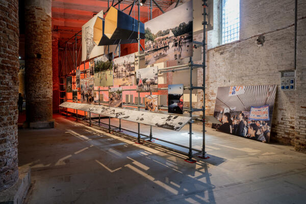 Der zweite Goldene Lwe fr den besten Beitrag innerhalb der Hauptausstellung geht an raumlaborberlin.