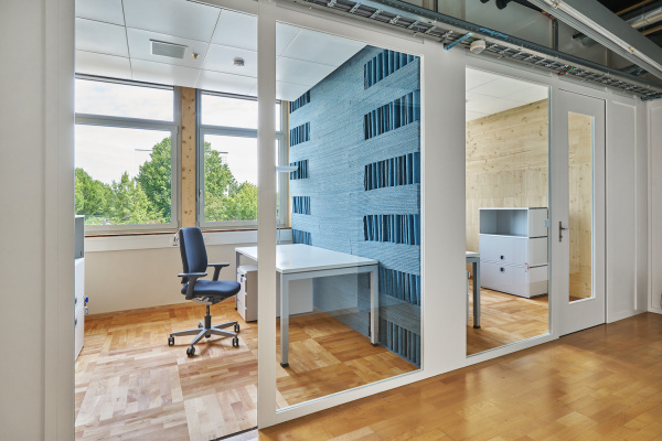 Als Bodenbelag bekamen ein Fertig- und ein Massivparkett ein zweites Leben.