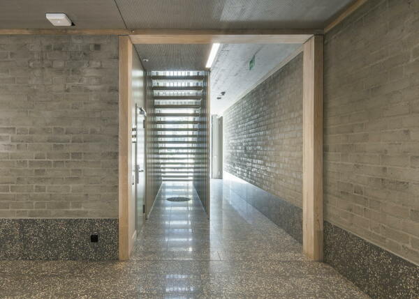 Schulgebude in Genf von David Reffo