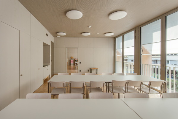 Schulgebude in Genf von David Reffo