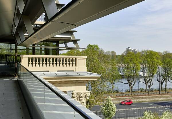 Umlaufende Terrassen f�r die Wohnungen im Aufstockungsbereich