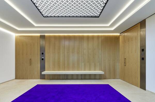 Kleine Entrees vor den Wohnungen auf jeder Etage