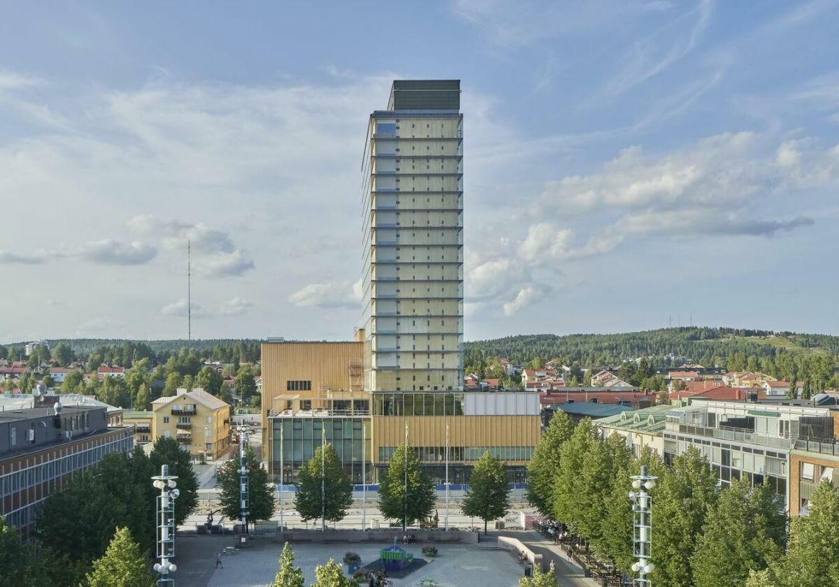 Fahrstuhlschächte aus Holz
 - Kulturzentrum mit Hotel in Skelleftea von White Arkitekter