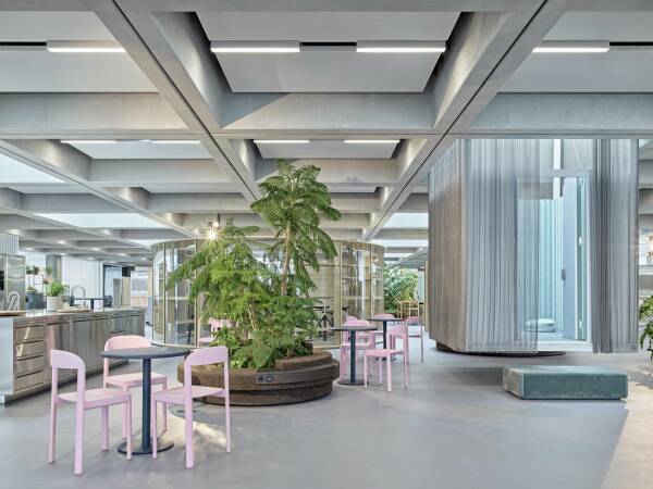 Blick in das 4. OG mit den Einrichtungselementen 