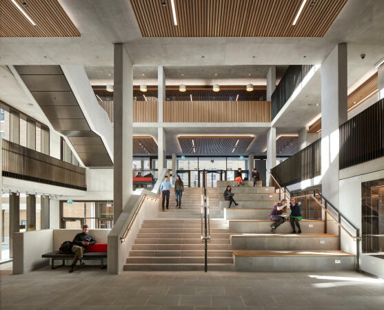 London: The Student Centre des University College London UCL (WC1H) von Nicholas Hare Architects, Foto von Alan Williams