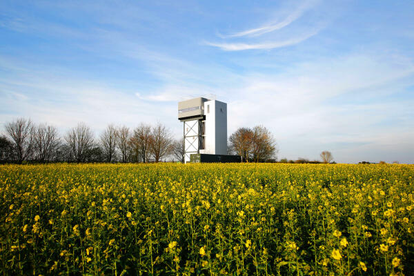 East: The Water Tower (Norfolk) von Tonkin Liu, Foto von Dennis Pedersen