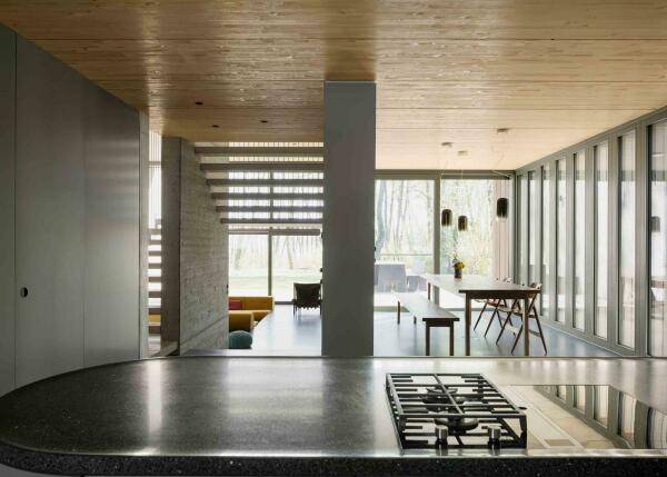 Anerkennung: Haus am See in Wandlitz von Thomas Krger Architekten (Berlin)