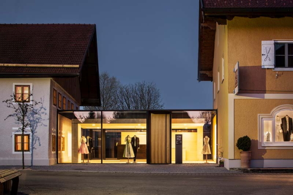 Anerkennung: Umbau eines Hofensembles zur einer Schneiderei, Schleedorf, sterreich, LP architektur, Altenmarkt, Bauherr*innen: Monika und Stefan Wimmer