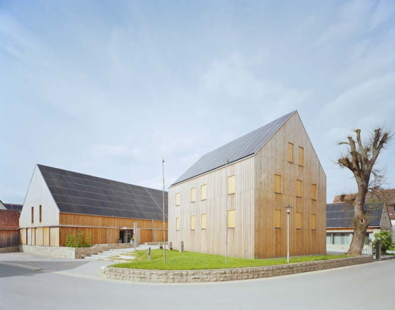 Auszeichnung: Umbau und Gestaltung der Auenanlage eines Hofes, Weikersheim, architekturbüro Klrle, Bad Mergentheim, Bauherr*innen: Martina Klrle und Andreas Fischer-Klrle