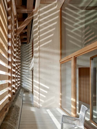 Auszeichnung: Umbau einer Scheune in mehrere Wohnungen, Münchenwiler, Schweiz, Bernath + Widmer Architekten, Zrich, Bauherr: Andreas Geser