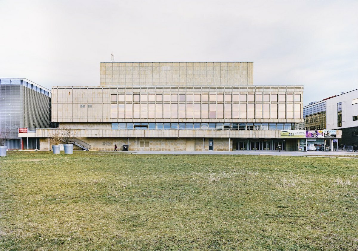 Buchtipp: Haus der Kultur Gera
 - Raumschiff der Ost-Moderne