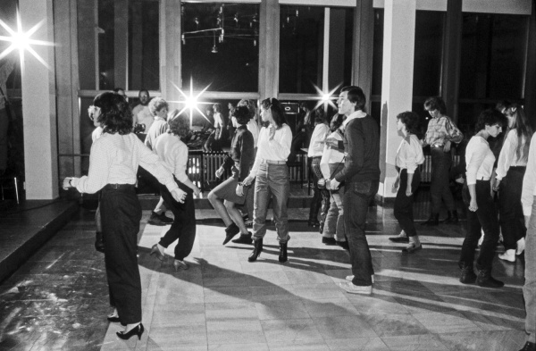 Disko Saphir, Mitte der 1980er-Jahre, eine Tanzveranstaltung fr junge Menschen im Haus der Kultur Gera