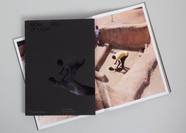 Ein Buch ber Licht und Schatten in der vernakulren Architektur Burkina Fasos.