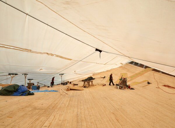 Arbeiten unter wetterfester Einhausung, 2020