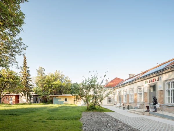 Preistrger 2021: VinziDorf Wien; Bauherrin: Vinzenzgemeinschaft Eggenberg  VinziWerke, Pfarrer Wolfgang Pucher (Graz); Architektur: gaupenraub +/- , Alexander Hagner, Ulrike Schartner (Wien)