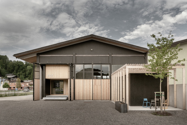 Nominiert 2021: PCT Loftb�ro Thalgau, Salzburg; Bauherrin: J�rgen Seebacher, Christoph Grden; Architektur: dunkelschwarz ZT OG