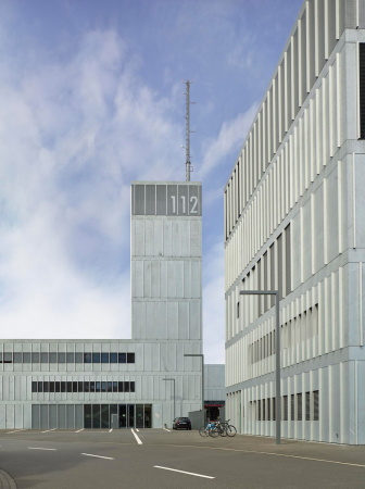Eine Auszeichnung: Feuerwehrzentrum Kln Kalk, Knoche Architekten (Leipzig)