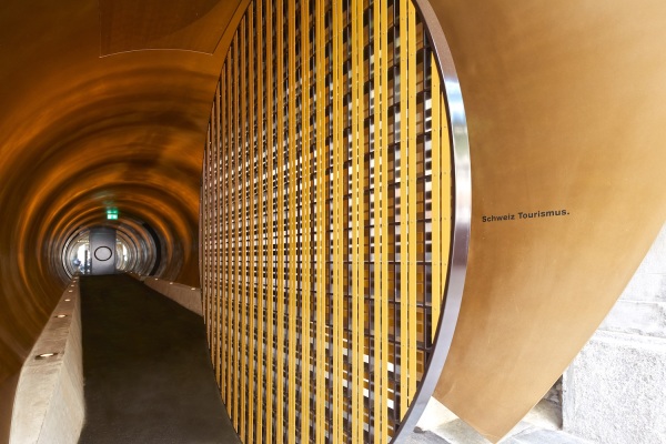 Blick in den Eingangstunnel von der Morgartenstrae