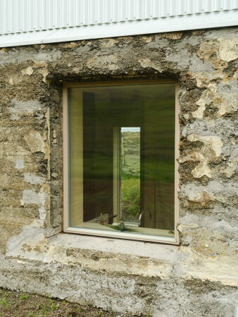 Scheunenumbau in Island von Studio Bua