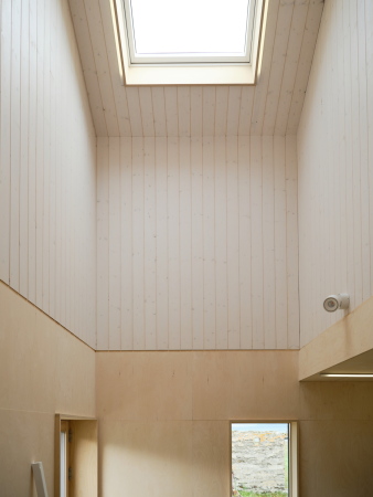 Scheunenumbau in Island von Studio Bua