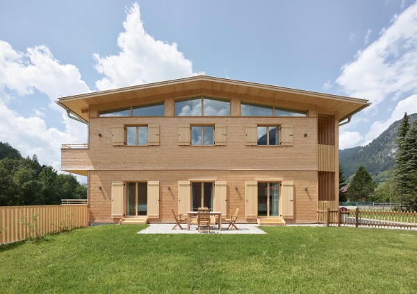 Auszeichnung Lndlicher Raum: Mehrfamilienhaus/Ferienwohnungen Obere Mhle in Bad Hindelang von Egger Kolb Architekten