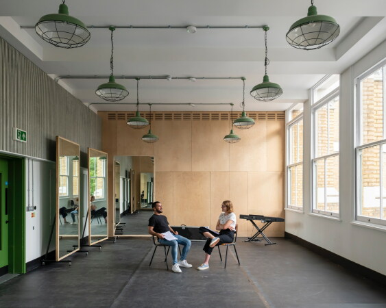 Jugendtheater in London von DSDHA