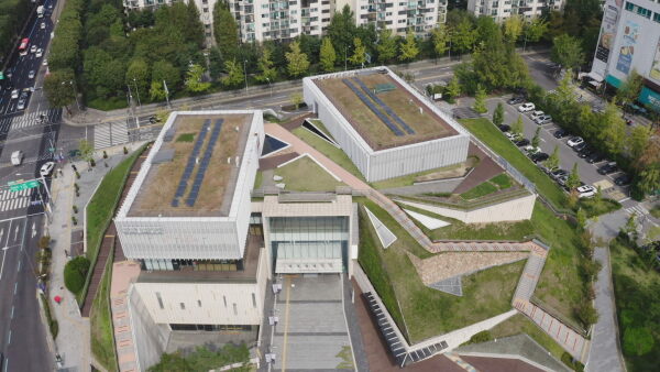 Drunter und Drber: BUK Art Museum in Seoul von Samoo Architects