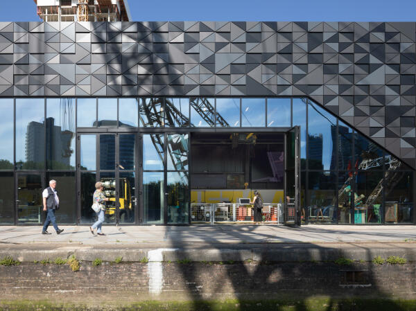 Hafenpavillon in Rotterdam von MoederscheimMoonen