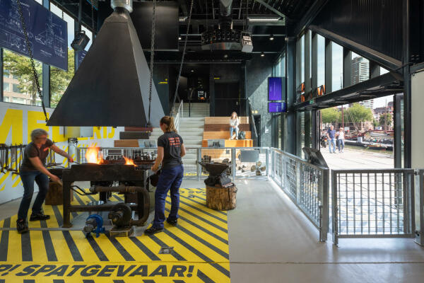 Hafenpavillon in Rotterdam von MoederscheimMoonen