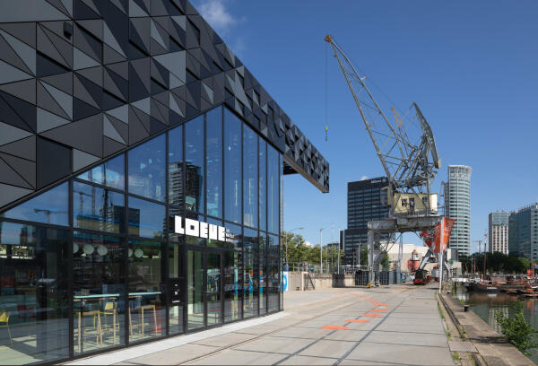 Hafenpavillon in Rotterdam von MoederscheimMoonen