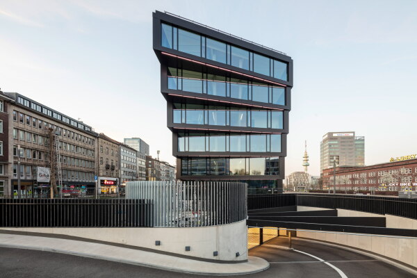 Brobau von Hadi Teherani Architects