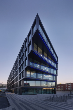 Brobau von Hadi Teherani Architects