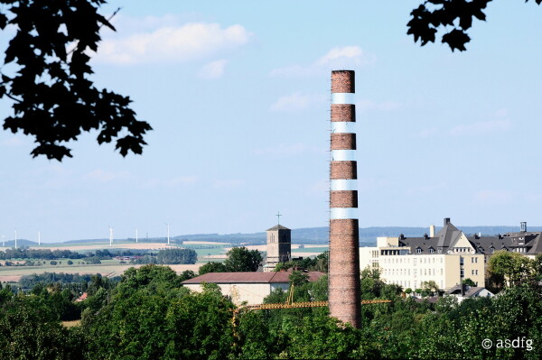 Aufwertung eines Industrie-Schornsteins, Sky‐Stack in Kassel von asdfg Architekten (2012)