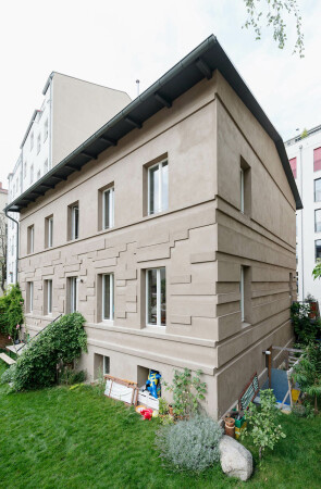Umbau altes Müllerhaus, Metzerstraße in Berlin von asdfg Architekten (2014)