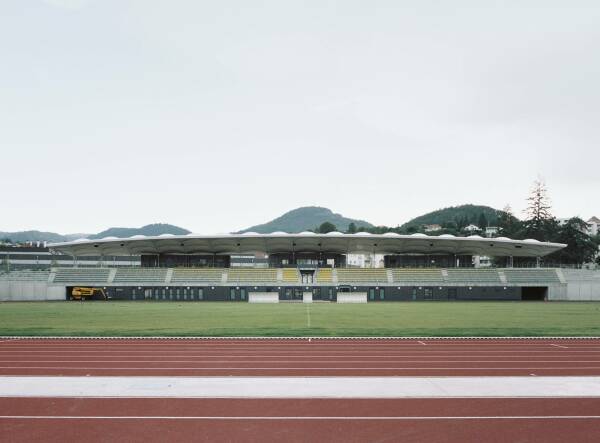 Sportpark in Clermont-Ferrand von Auer Weber Architekten