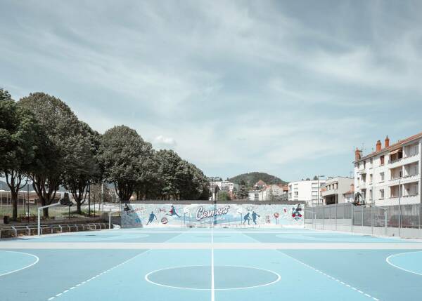 Sportpark in Clermont-Ferrand von Auer Weber Architekten