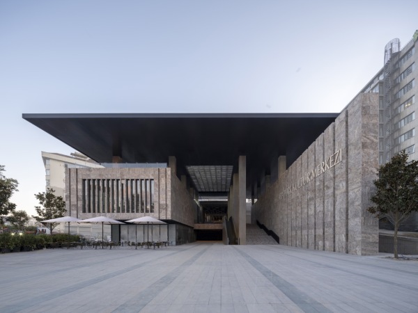 Atat�rk-Kulturzentrum in Istanbul von Murat Tabanlioglu