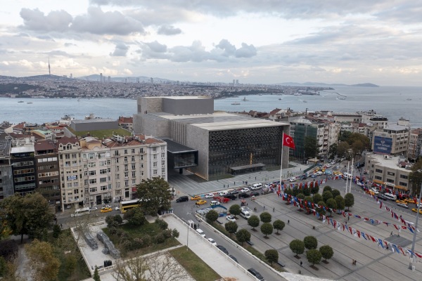 Atatrk-Kulturzentrum in Istanbul von Murat Tabanlioglu