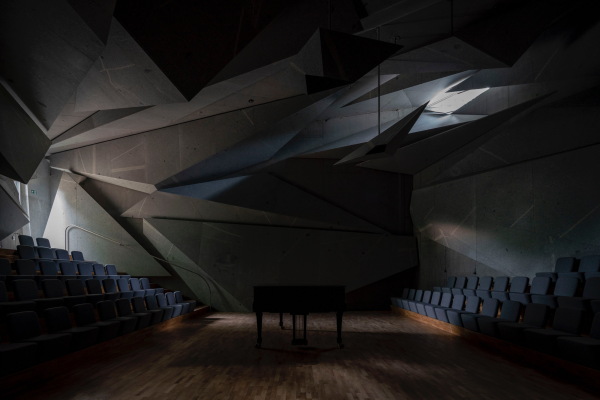 Konzertsaal in Lichtenberg von Peter Haimerl