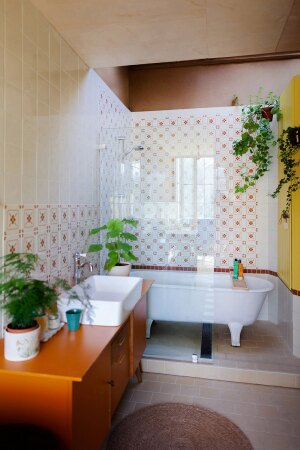 Wohnhaus aus Recyclingmaterial in den Niederlanden