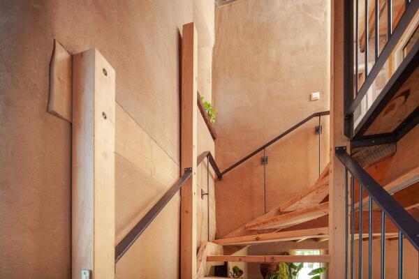 Wohnhaus aus Recyclingmaterial in den Niederlanden