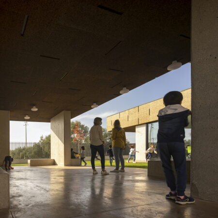 Schulerweiterung von Contaminar in Leiria