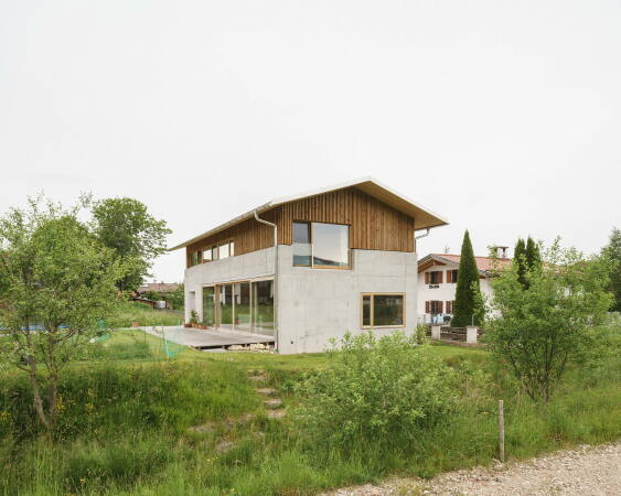 Anerkennung: Einfamilienhaus in Halblech-Trauchgau von Studio Meichelbck (Oberammergau), Foto: Sebastian Schels