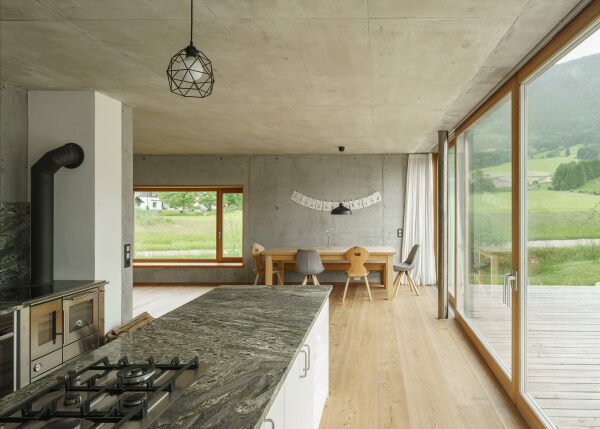 Anerkennung: Einfamilienhaus in Halblech-Trauchgau von Studio Meichelb�ck (Oberammergau), Foto: Sebastian Schels