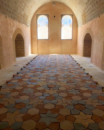 Dana Awartani: Aufnahme der Installation Standing by the Ruins auf der Rabat Biennale 2019