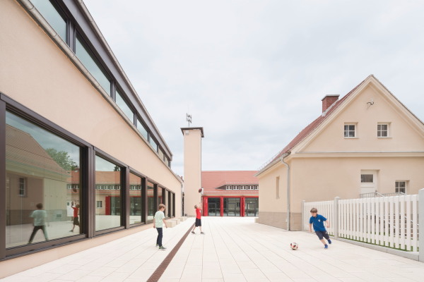 Anerkennung zum Architekturpreis des BDA Sachsen 2021: 84. Grundschule 