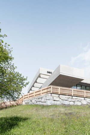 Sport- und Freizeitzentrum in Tirol von AllesWirdGut