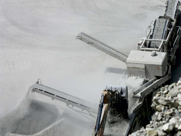 Das 2019 abgeschlossene Fraunhofer-Projekt BauCycle beschftigte sich mit dem Recycling von feinkrnigem Bauschutt als Alternative zum erschpflichen Abbau von industriell nutzbarem Sand.