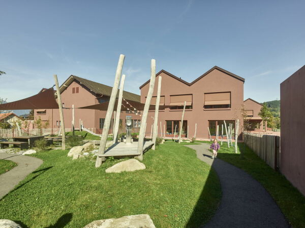 Staatspreis: Bildungszentrum in Frastanz-Hofen, Vorarlberg von Pedevilla Architects (Bruneck) und der Bauherrschaft Marktgemeinde Frastanz